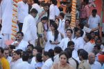at Bal Thackeray funeral in Mumbai on 18th Nov 2012 (321).JPG